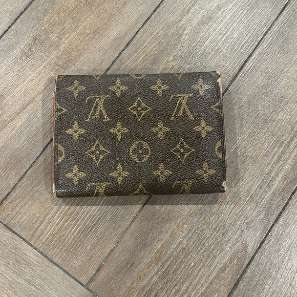 Louis Vuitton Trifold Wallet - Picture 3 of 17